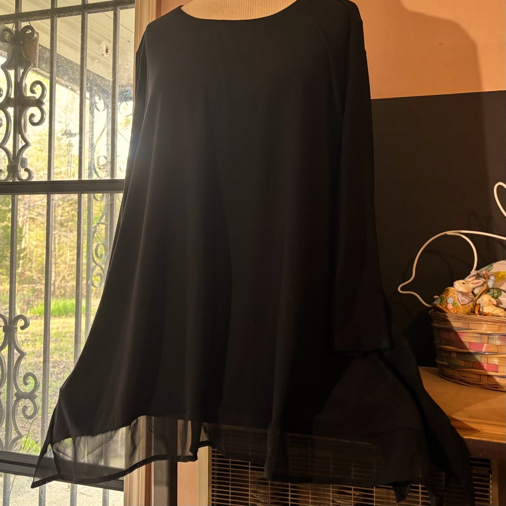EST. 1946 Elegant Black Flowy Blouse